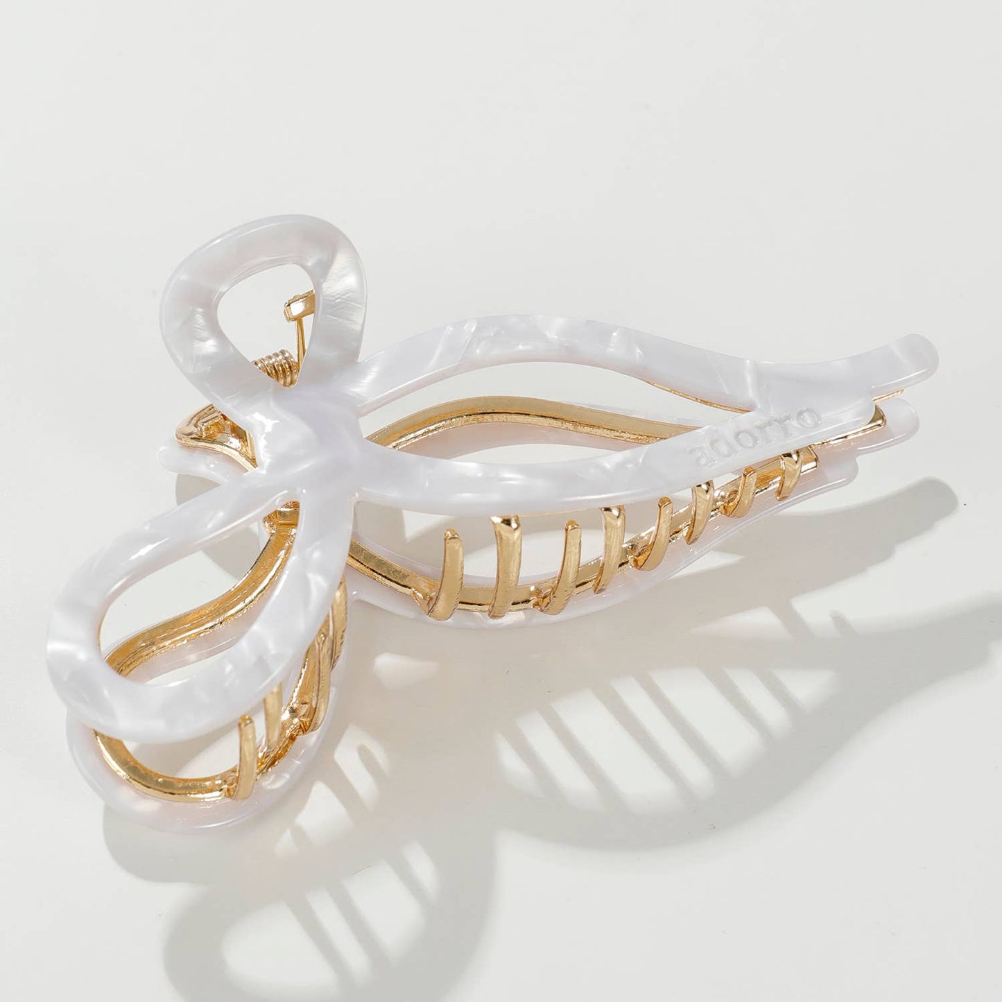 Sabrina Coastal | Large Ribbon Metal Bow Claw Clip