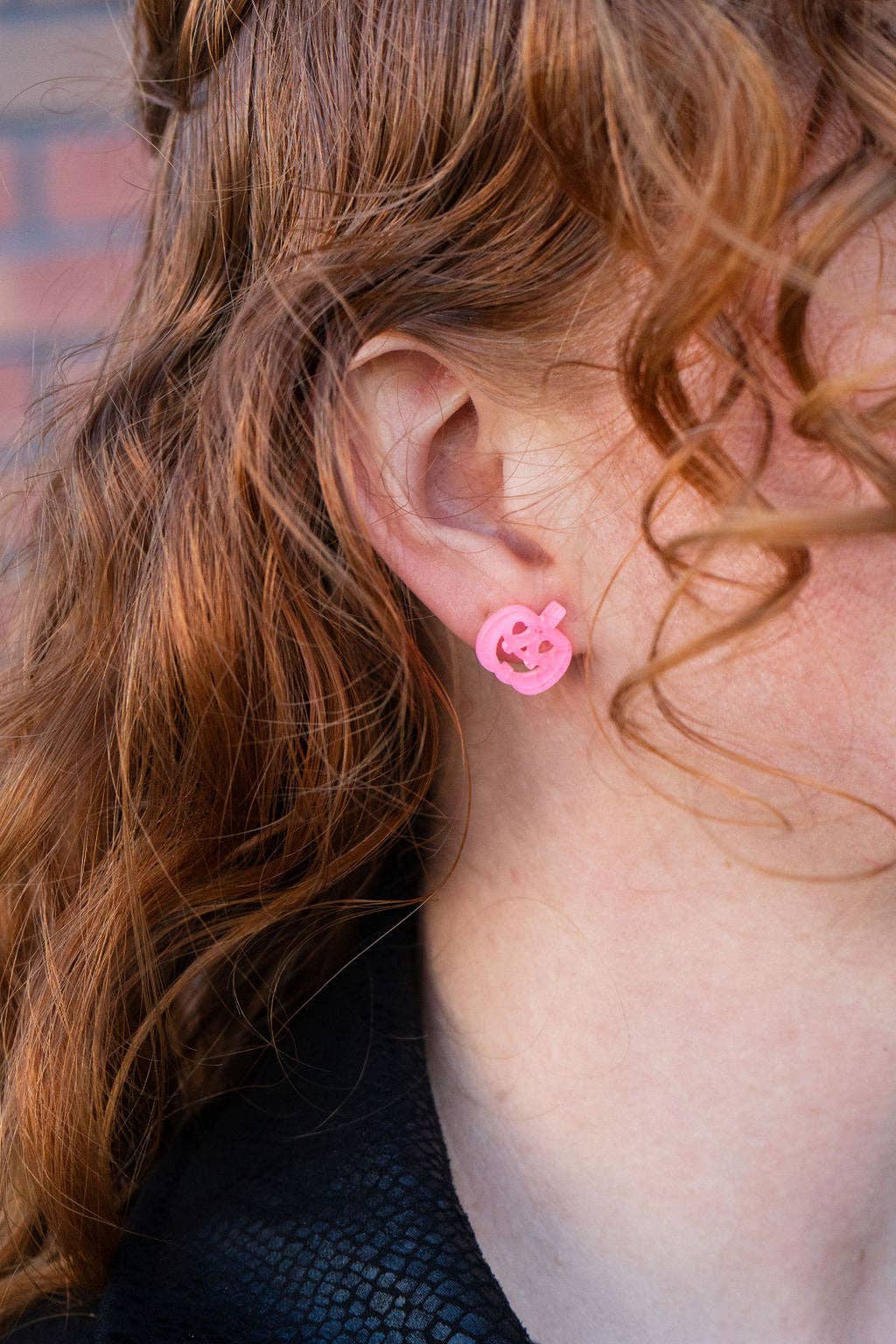 Jack O' Lantern Pumpkin Studs - Pink Glitter // Halloween Earrings