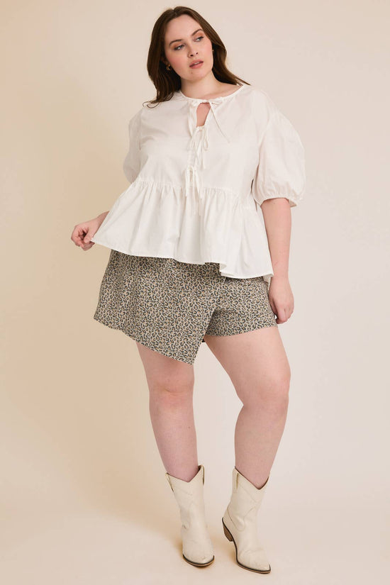 Curvy Sweetheart Puff Blouse