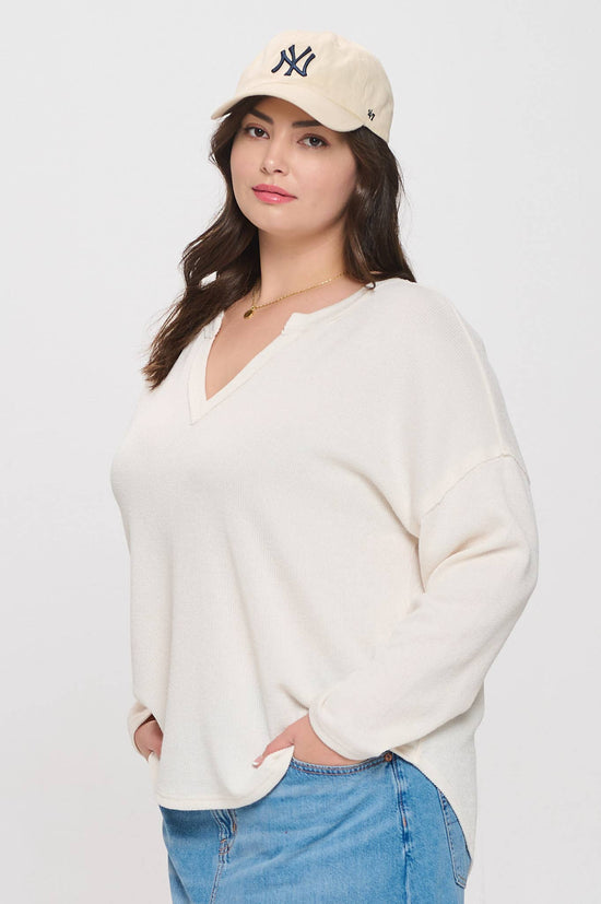 Everyday Notch Neck Curvy Top